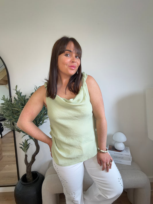 Top Camilia